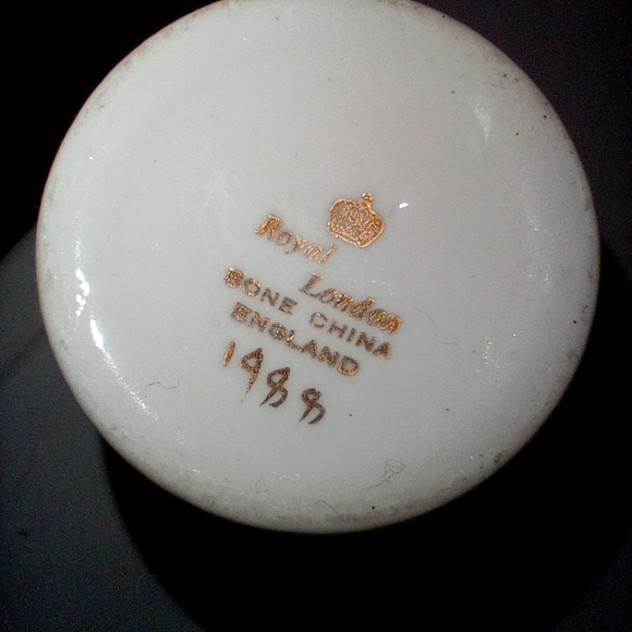 Royal London bone China handpainted  Antique collectable tea cup and saucer - Picture 7 of 11